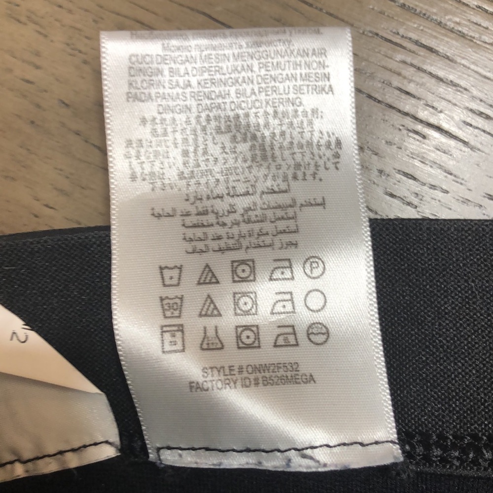 BCBGMAXAZRIA leggings - Picture 9 of 10